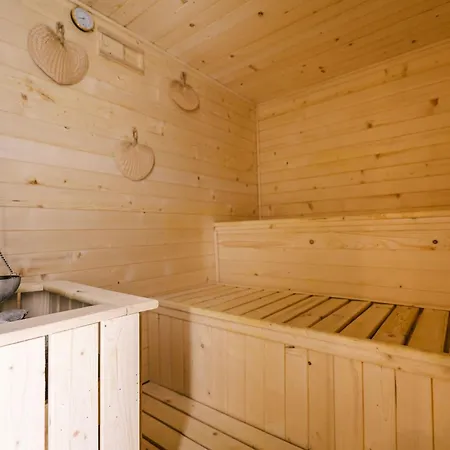 Najwyzej - Z Sauna W Grodku Nad Dunajcem Nad Jeziorem Roznowskim