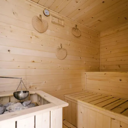 Najwyzej - Z Sauna W Grodku Nad Dunajcem Nad Jeziorem Roznowskim *